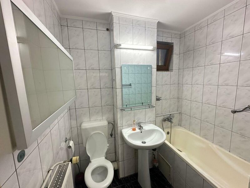 Obor, Colentina, stradal vav Kaufland 6 minute metrou,